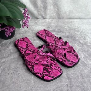 14TH & Union Caite Pink Berry Black Snake Print Flat Sandal Size 6